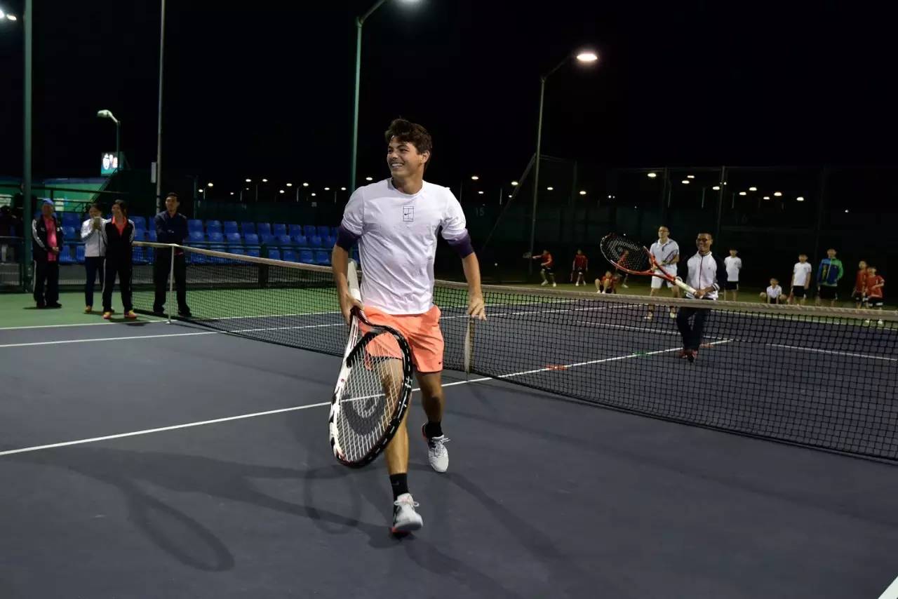 与未来的展 与未来的展