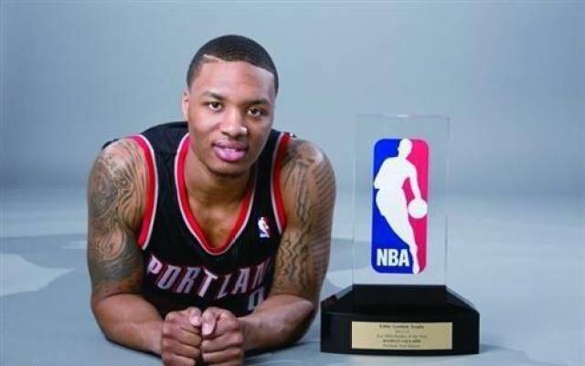 紧密防守的 紧密防守的