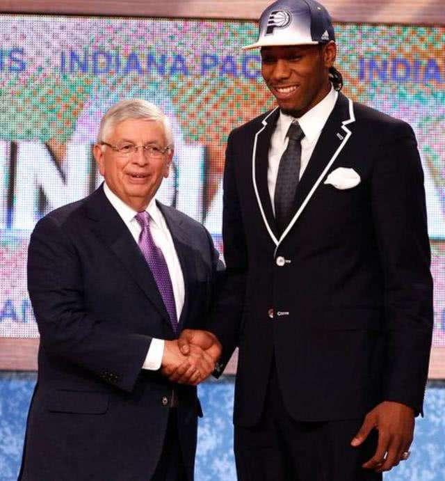 图一负责建 图一负责建